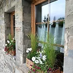 Nad Stawem Apartman *